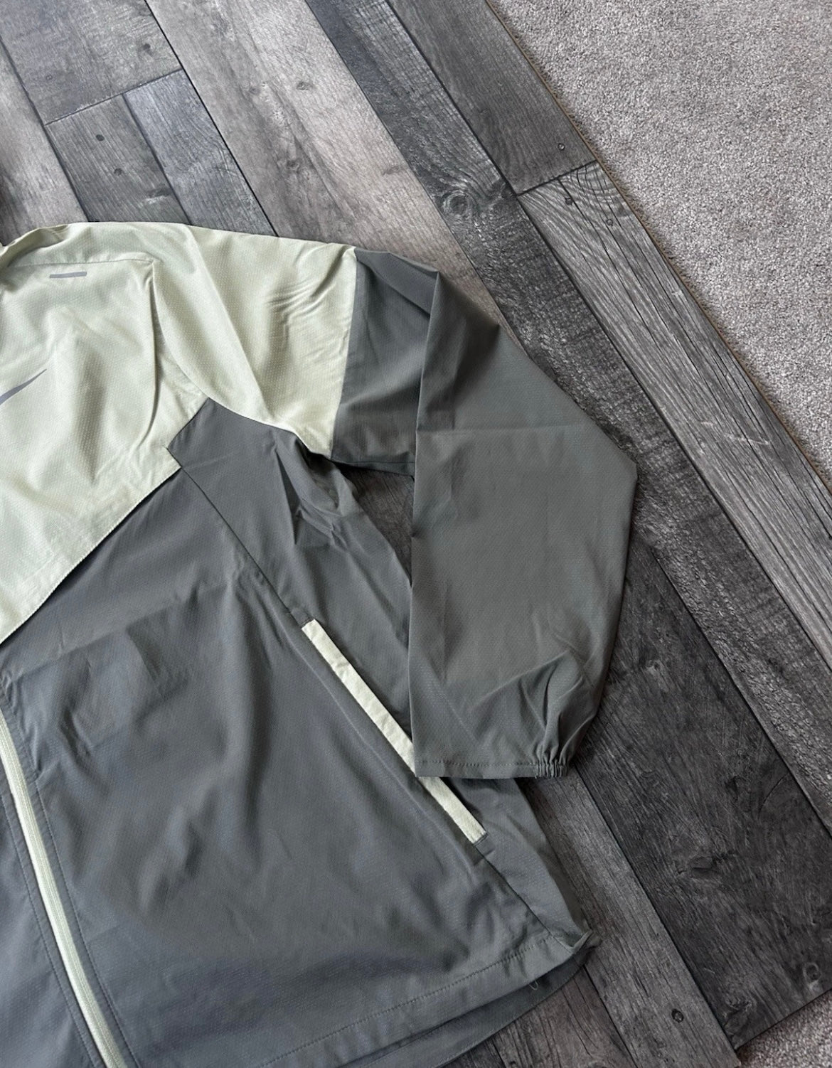 Nike Repel Mens UV Windrunner Jacket |Olive Khaki |