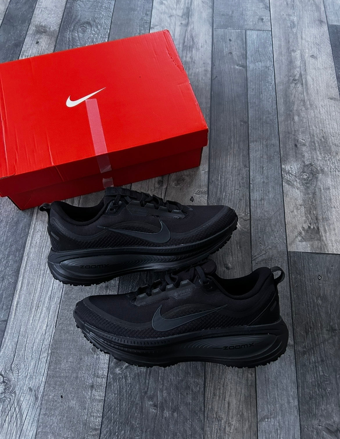 Nike Vomero 18 GTX Waterproof Running Shoes Triple Black