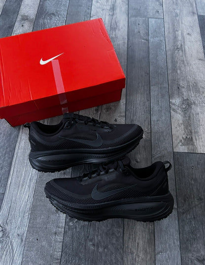 Nike Vomero 18 GTX Waterproof Running Shoes Triple Black
