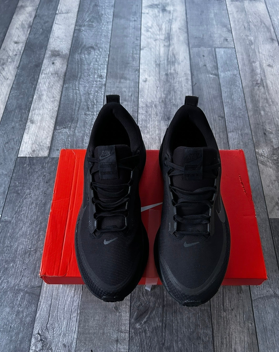 Nike Vomero 18 GTX Waterproof Running Shoes Triple Black