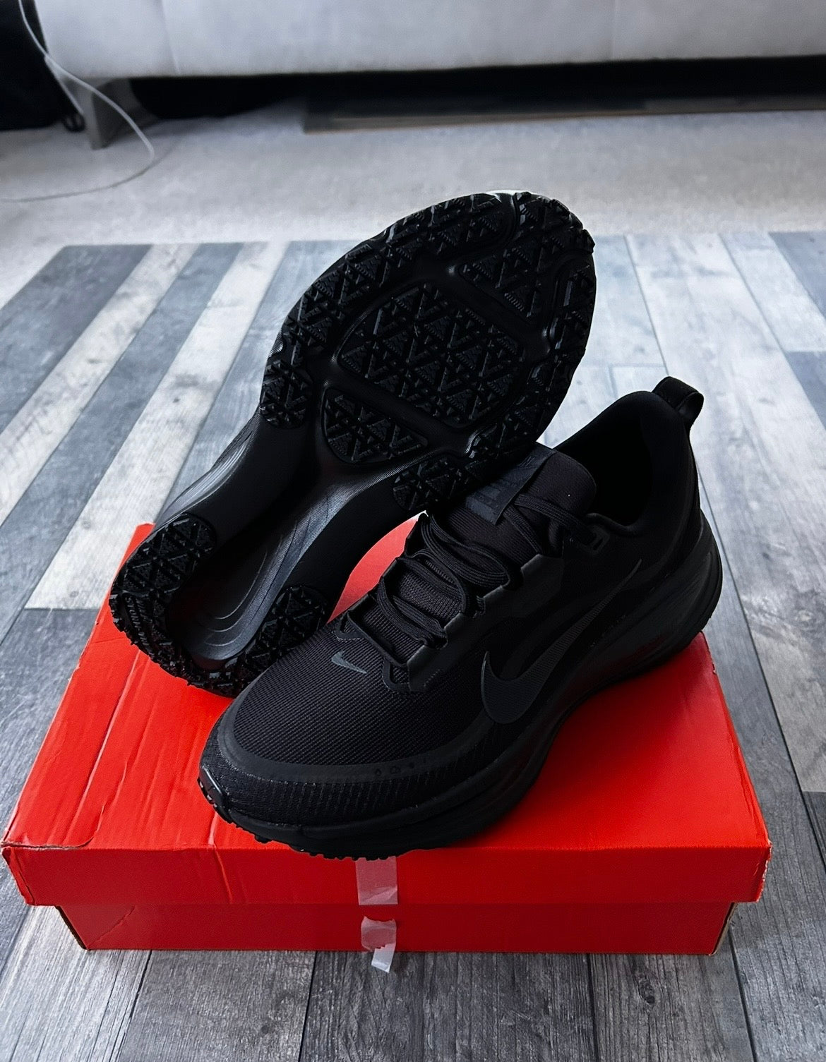 Nike Vomero 18 GTX Waterproof Running Shoes Triple Black