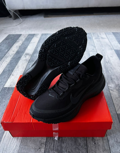 Nike Vomero 18 GTX Waterproof Running Shoes Triple Black