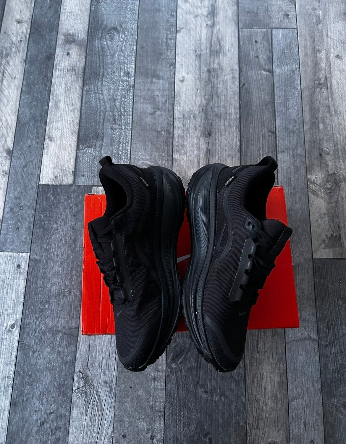 Nike Vomero 18 GTX Waterproof Running Shoes Triple Black